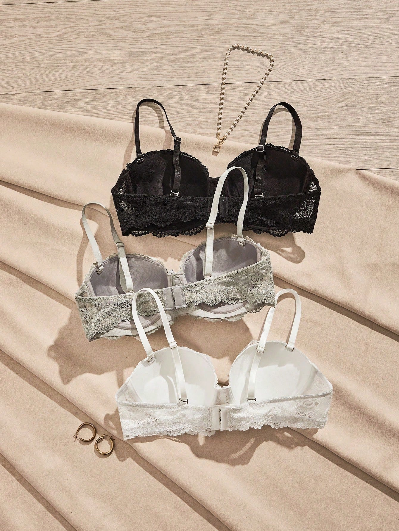 Women Lace Trim Wire-Free Push Up Bra With Non-Removable Pads
