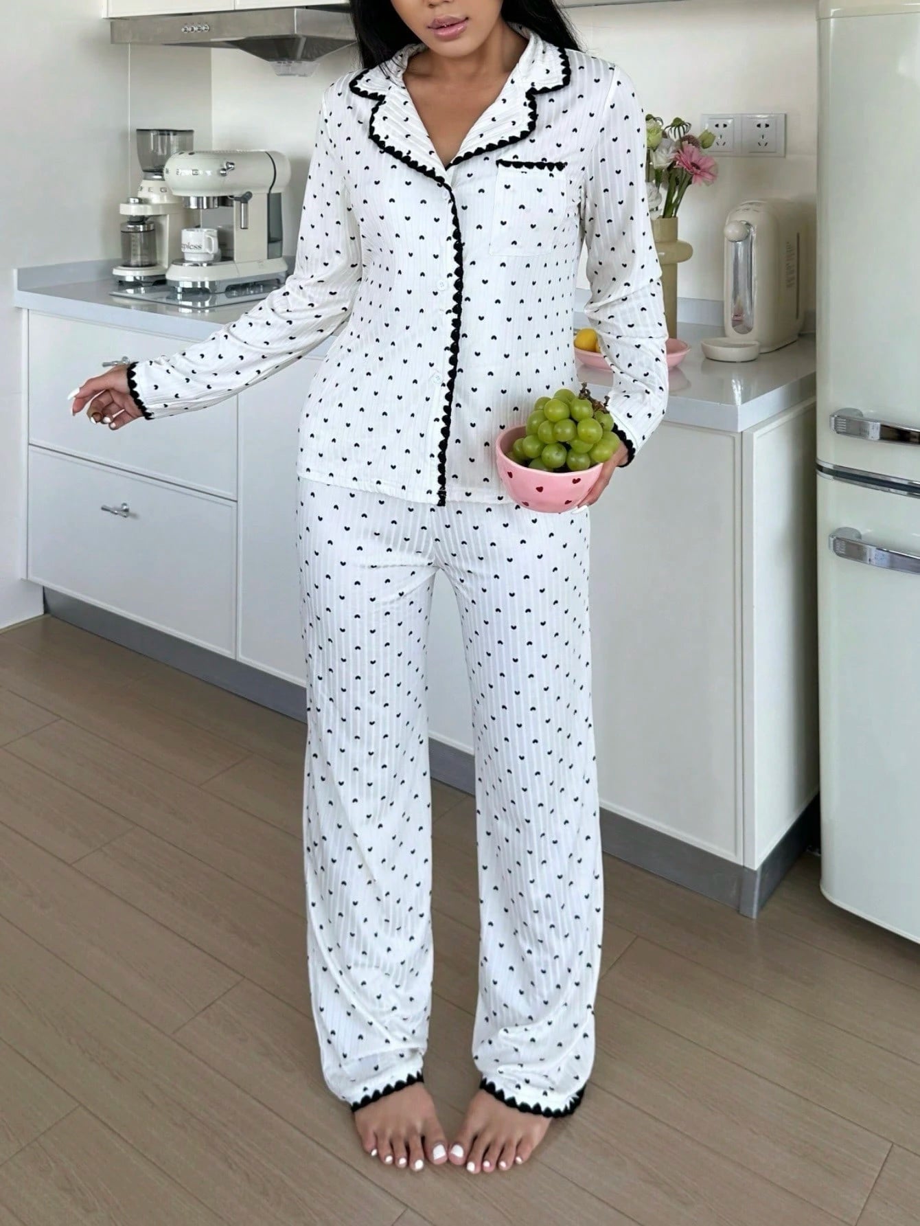 Cute Heart Contrast Trim Collar Women Pajama Set