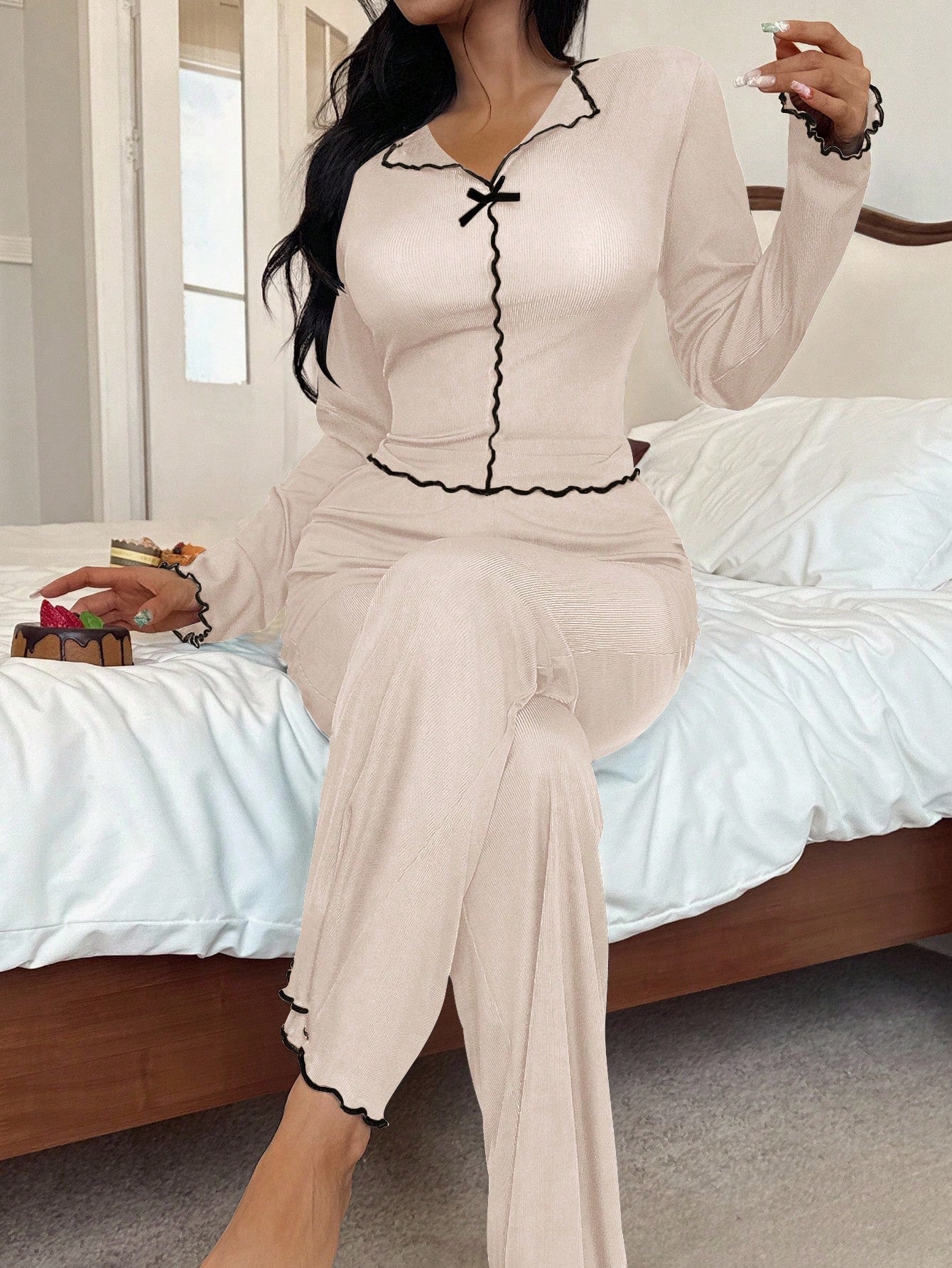 Contrast Trim Slim Fit Long Sleeve Top & Pants Pajama Set