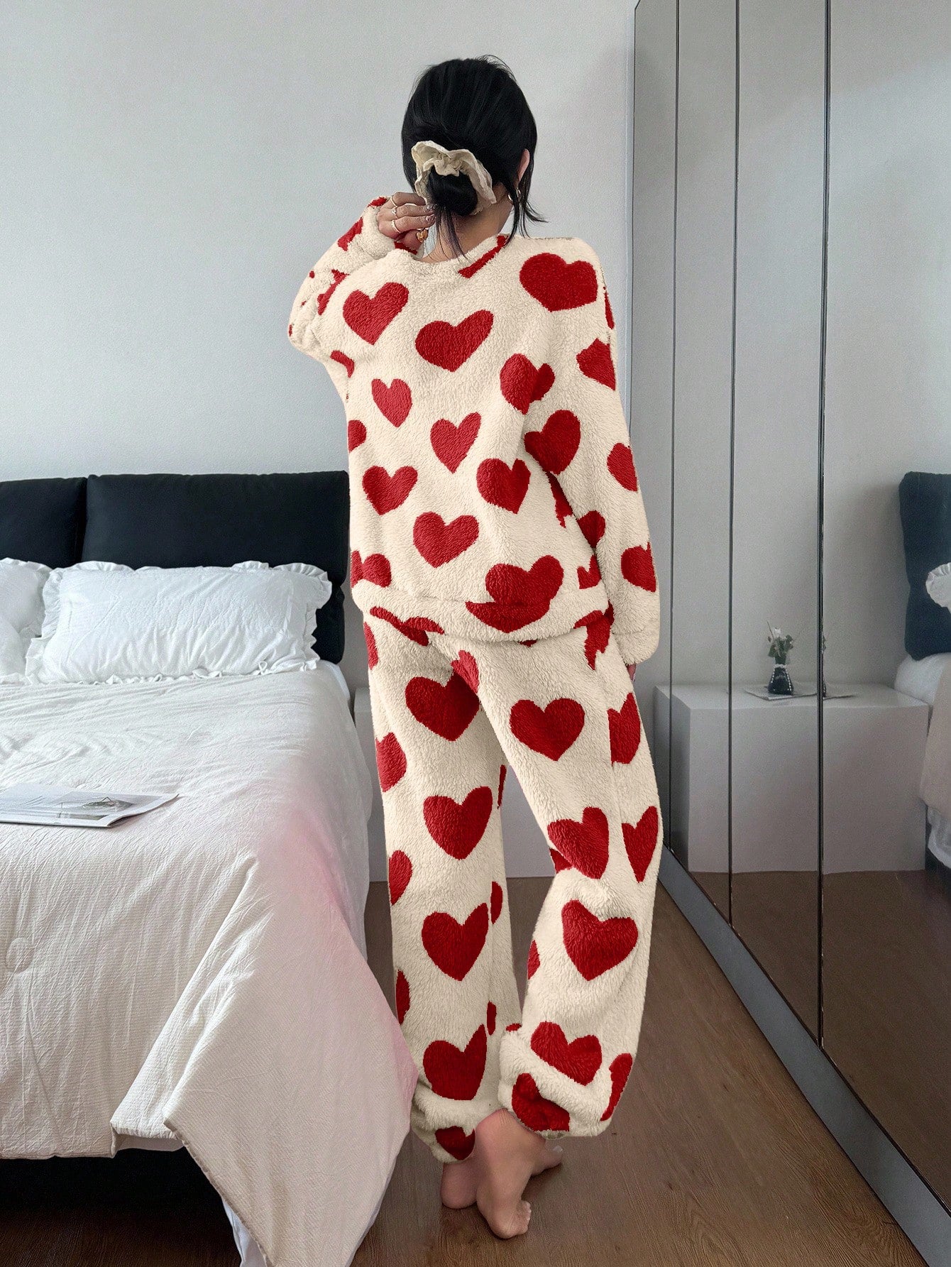 Cute Heart Pattern Thickened Fleece Pajama Set With Long Sleeve