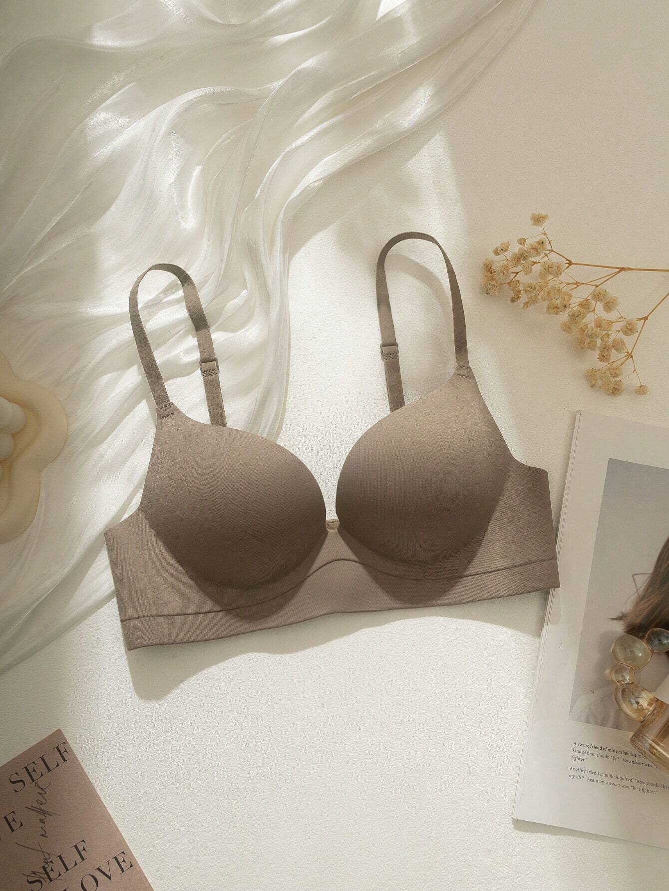 Women Padded Seamless Comfortable Lightly Lined Pushup Bra For Small Bust
