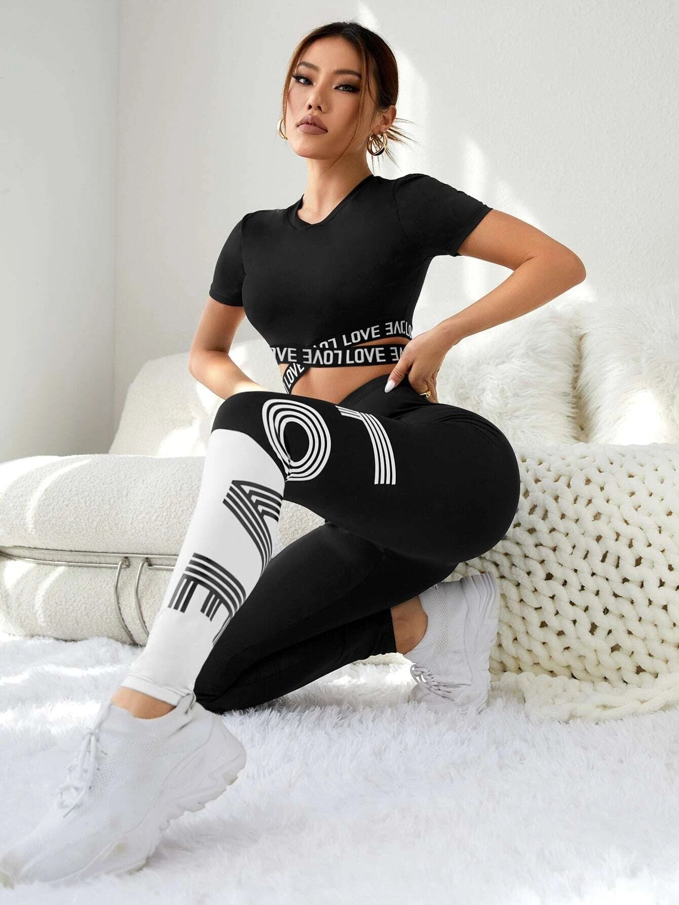 Yoga Trendy Letter Graphic Sports Tee &amp; Leggings Black