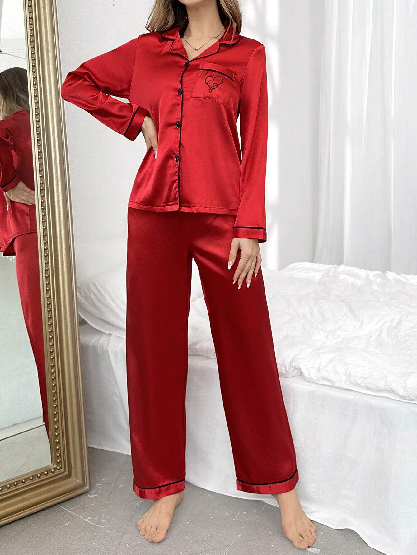 Women's Contrast Color Edged Collar Button-Front Pajamas Set