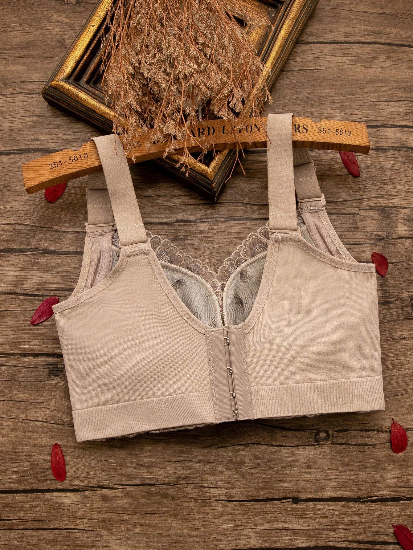 New Women's Underwear Thickened Push-up Embroidery Bra, No Steel Ring Design &amp; Side Gathering, Anti-sagging &amp; Adjustable, Sexy