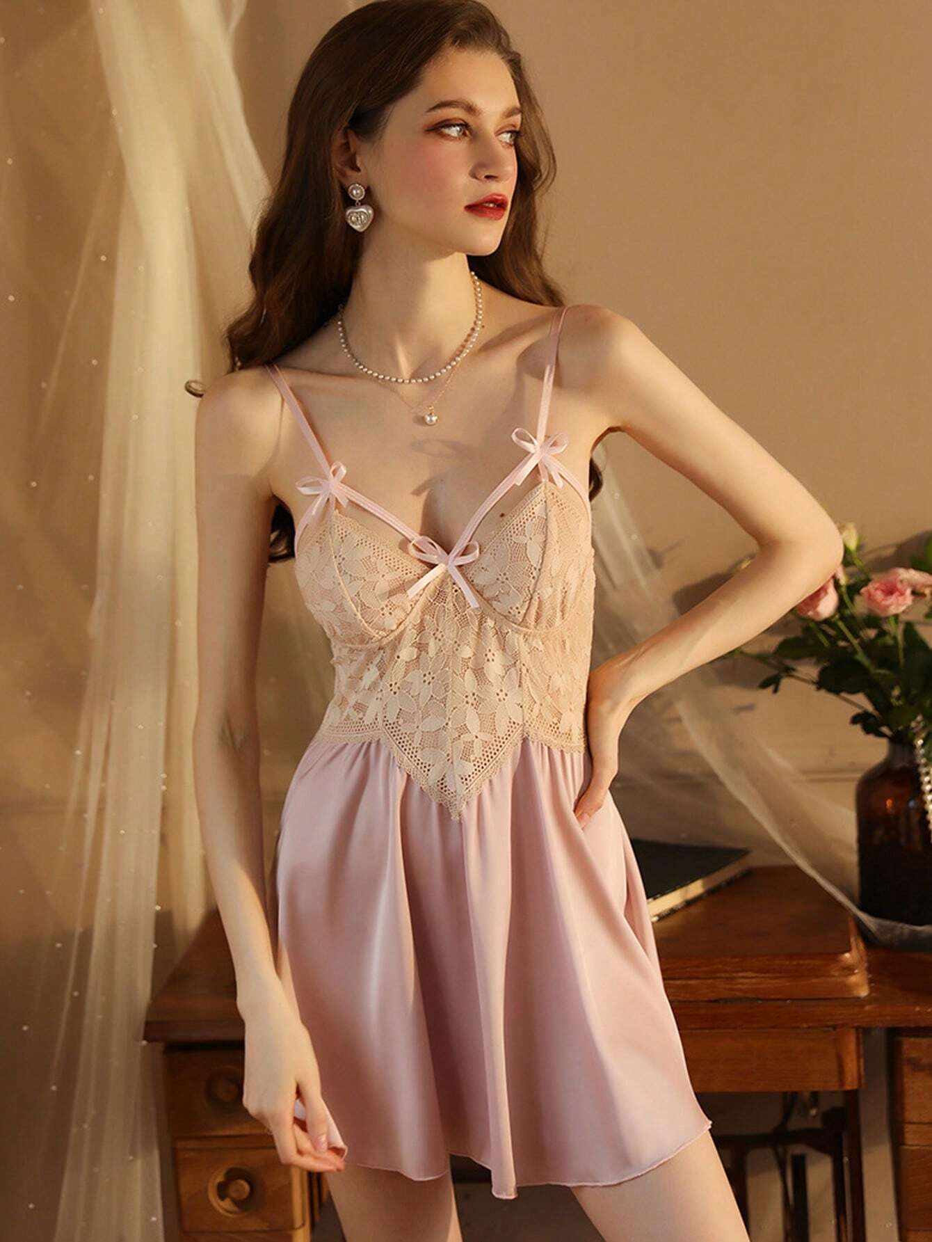 1 Piece Of White Sexy Women's Spring And Summer Thin Satin Suspender Skirt And Lace See-Through Nightgown