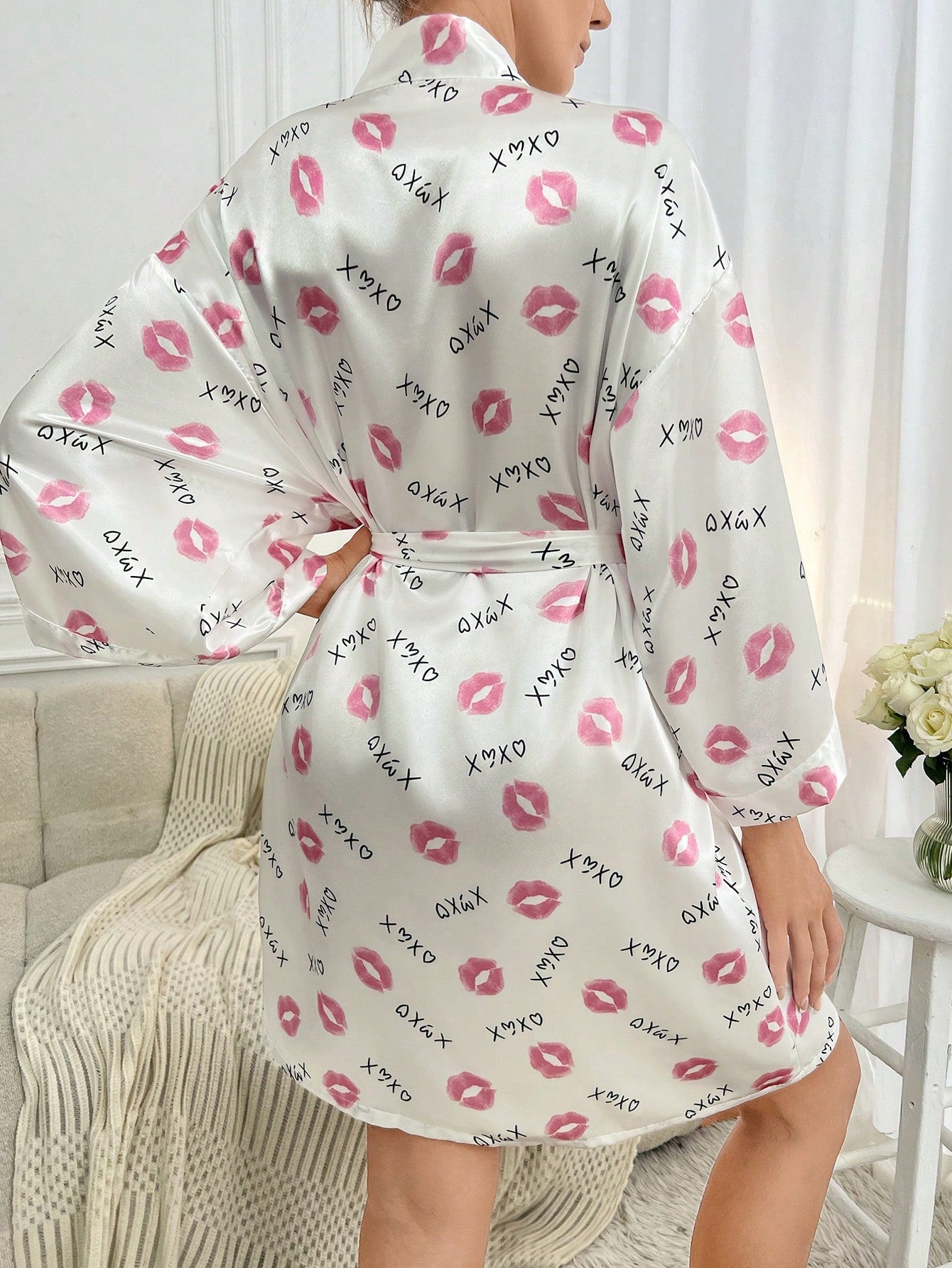 Lip Print Belted Satin Robe