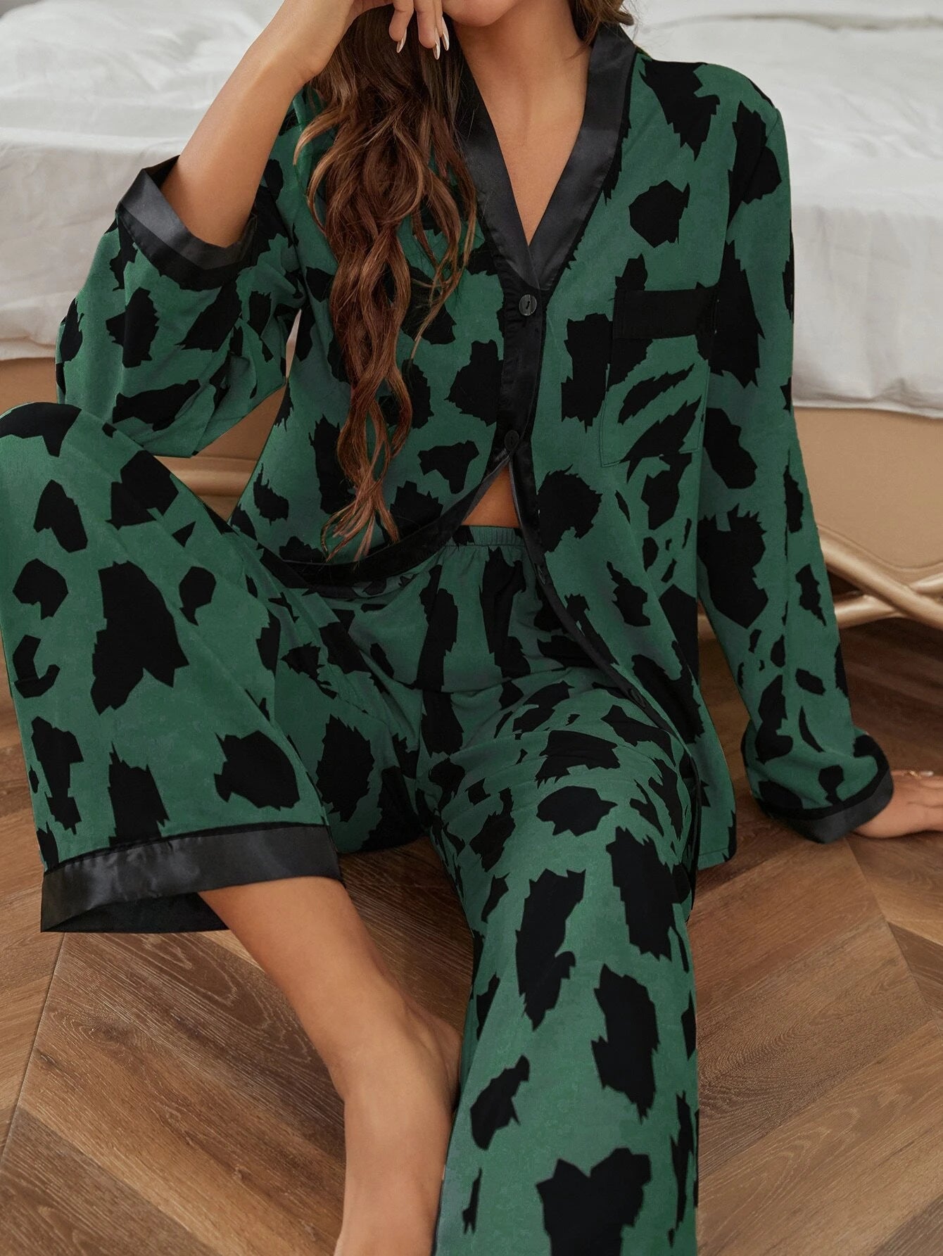 Allover Print Contrast Trim Pajama Set Dark Green