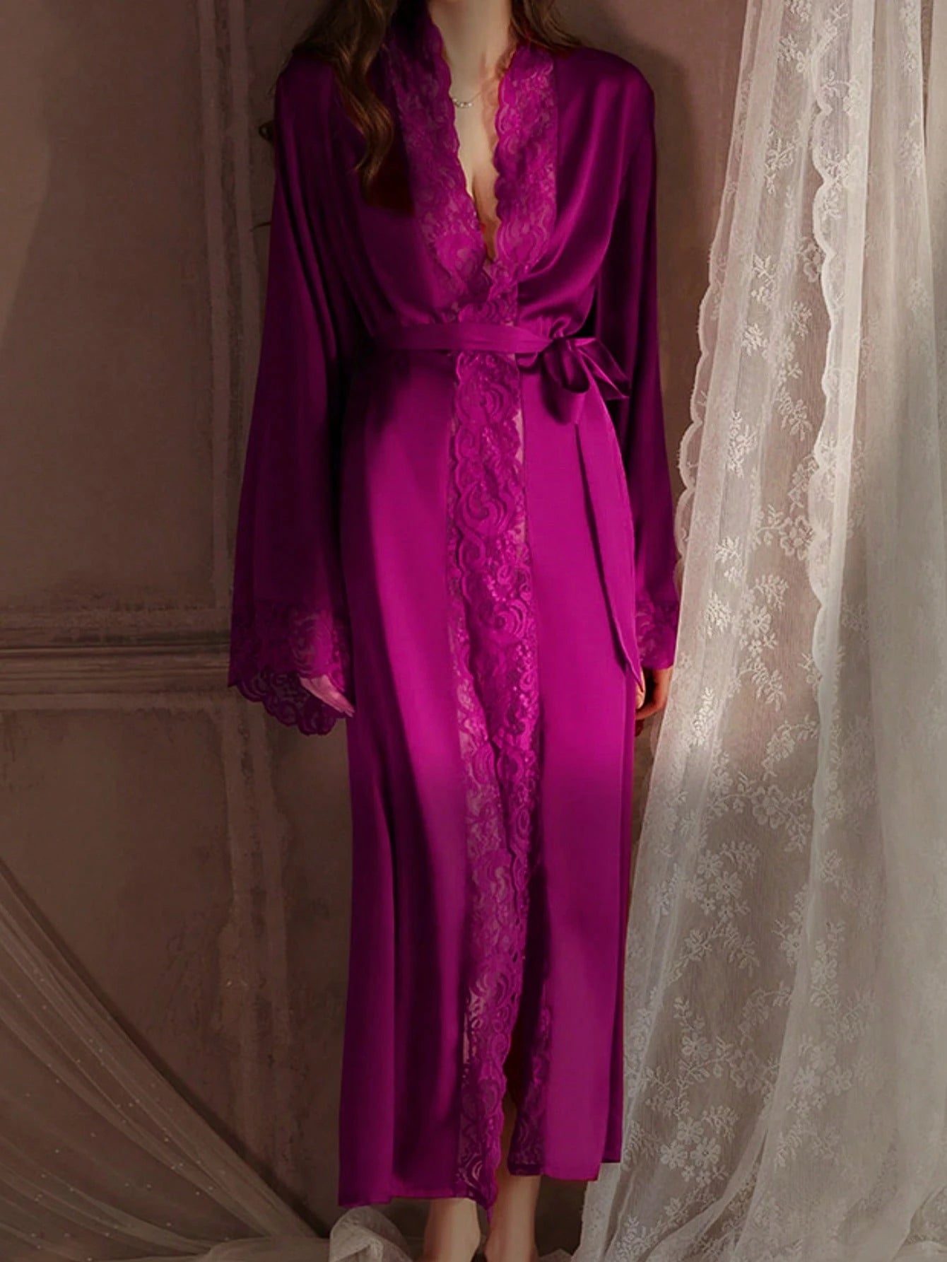 QING ROU Women's Elegant Satin Robe, Soft Lace Trim, Bell Sleeves, With Belt, Smooth And Comfortable