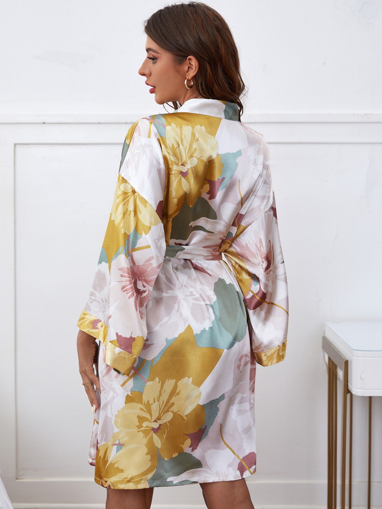 Lip Print Belted Satin Robe