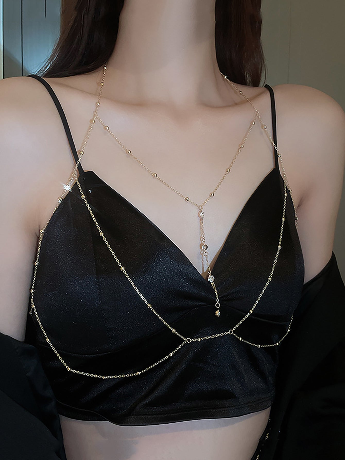 A hot sexy flash diamond pendant tassel chest chain bikini three-dimensional backless body chain