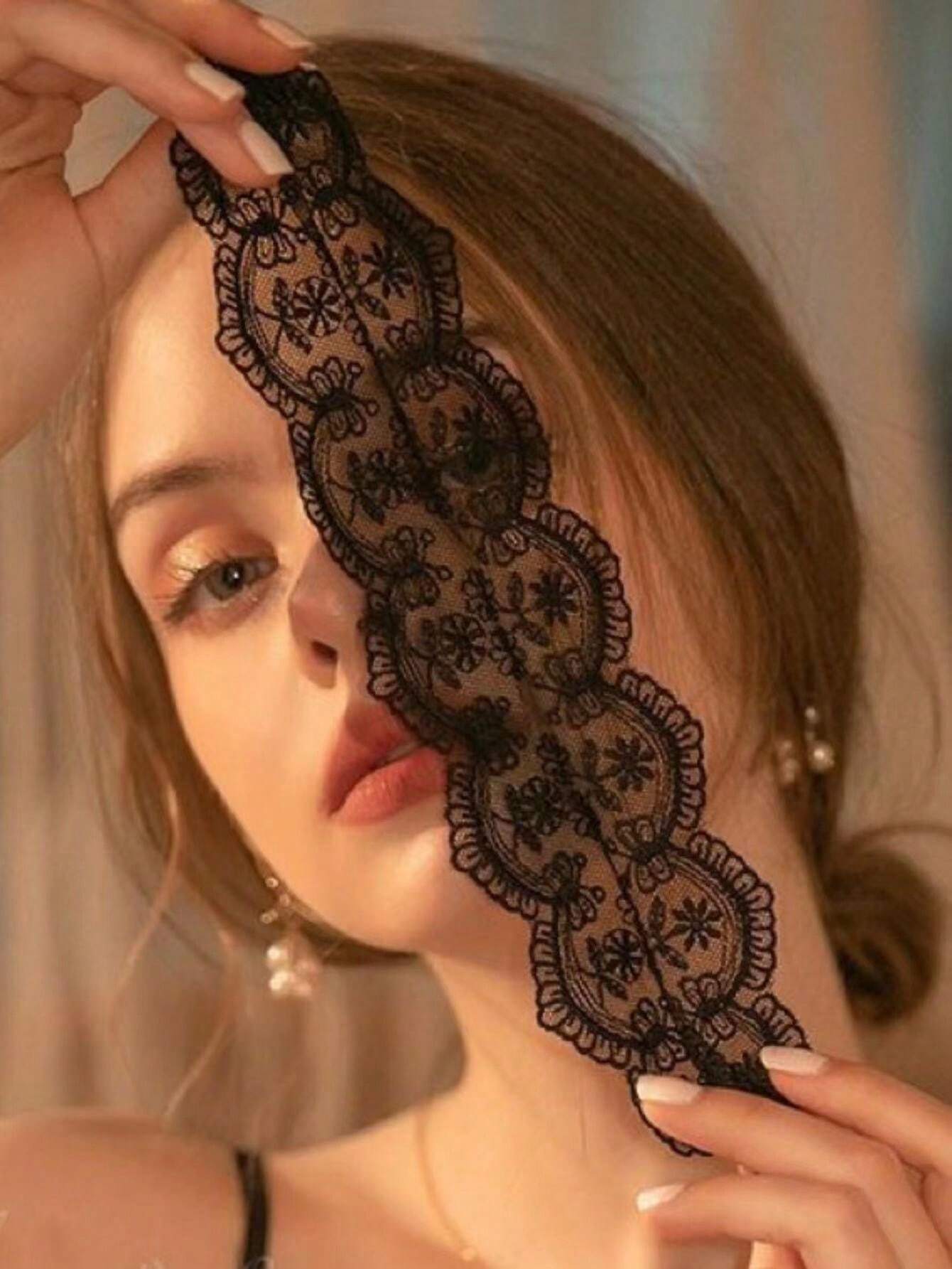 1pc Black Lace Eye Mask Blindfold &amp; Semi-Transparent Veil Patterned With Random Lace