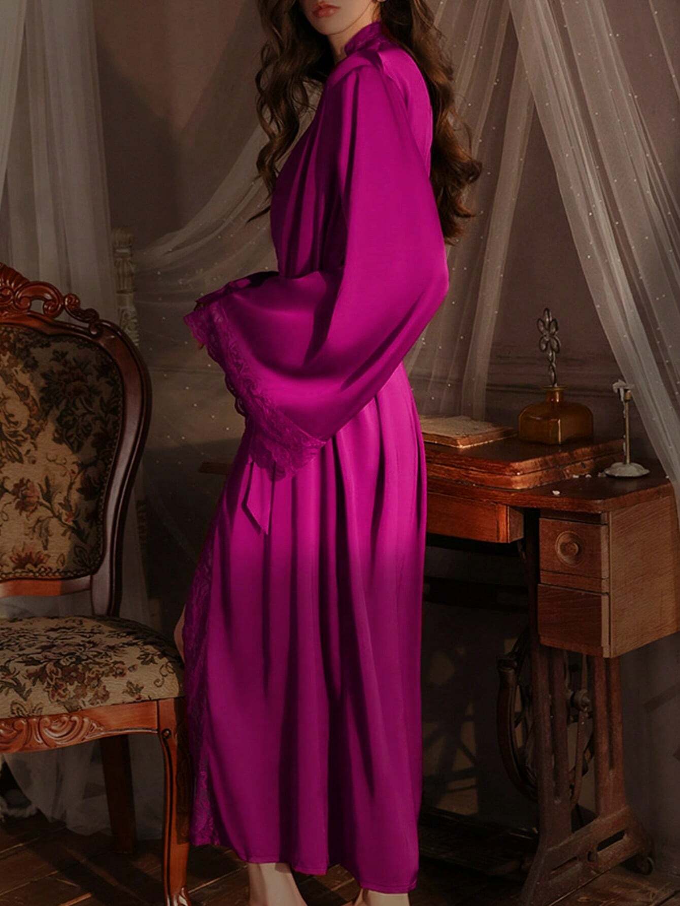 QING ROU Women's Elegant Satin Robe, Soft Lace Trim, Bell Sleeves, With Belt, Smooth And Comfortable