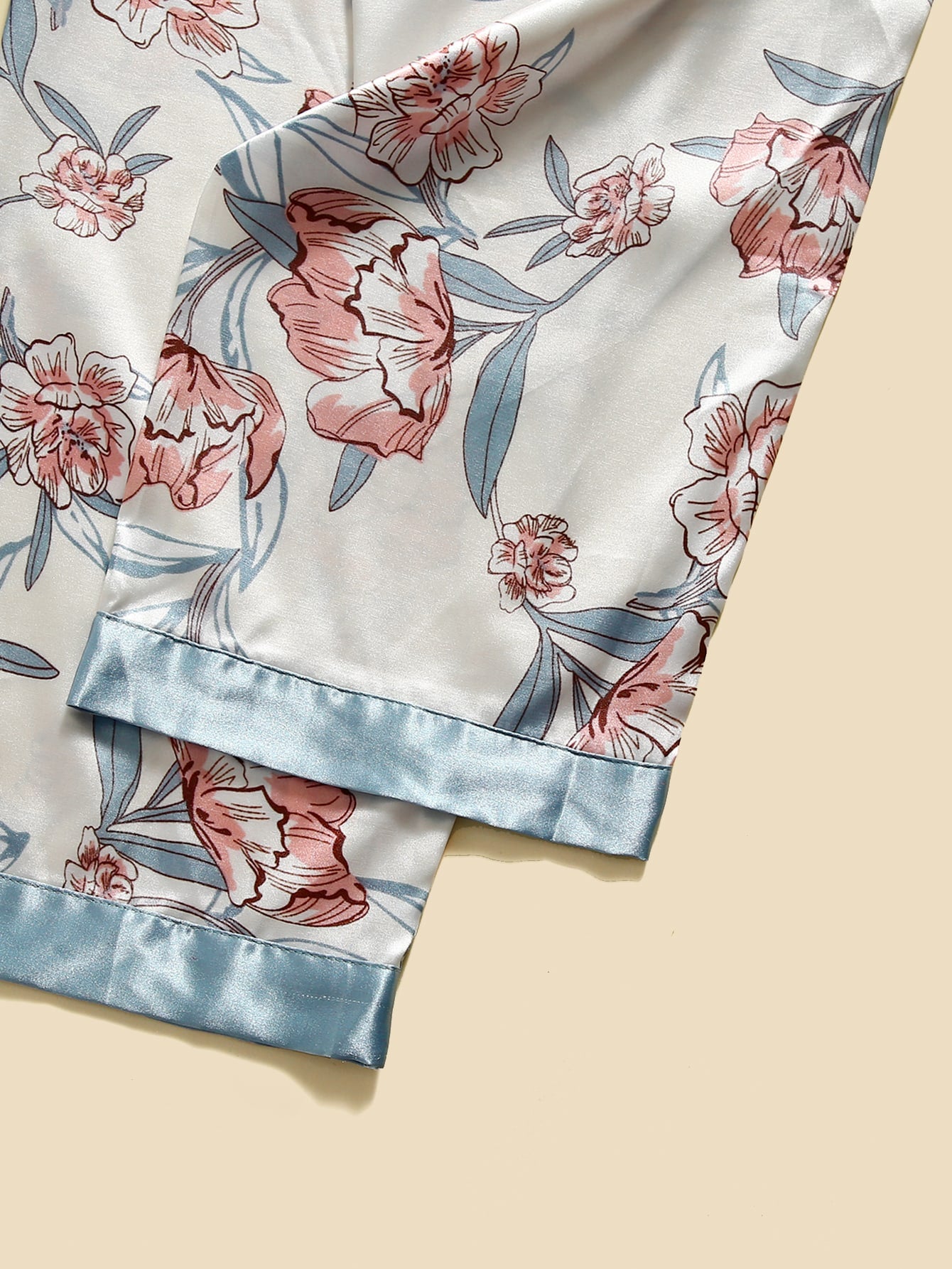 5pcs Floral Print Belted Satin Robe &amp; Cami Top &amp; Night Dress &amp; Pants &amp; Shorts