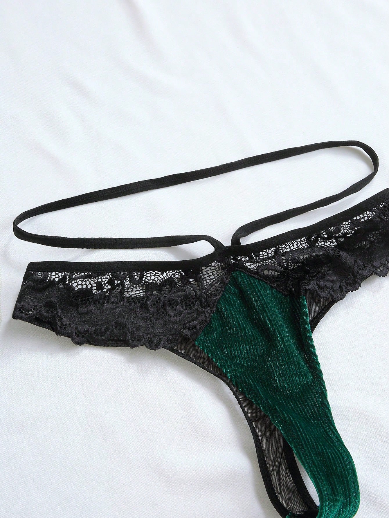 Colorblock Contrast Lace Underwire Lingerie Set