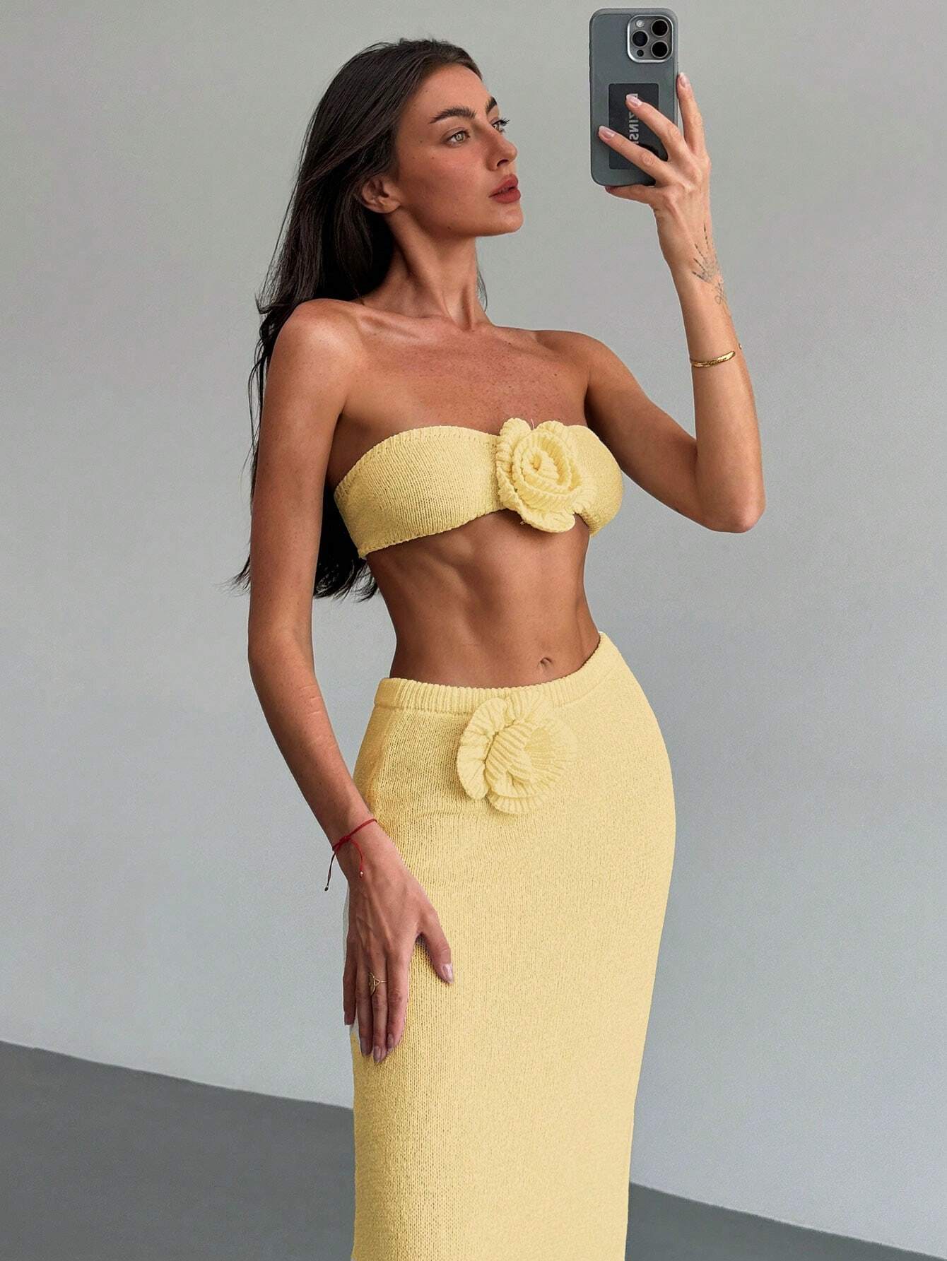 Aloruh 2pcs Women's Apricot Romantic Vacation Off-Shoulder Floral Tube Top And Floral Skirt Set